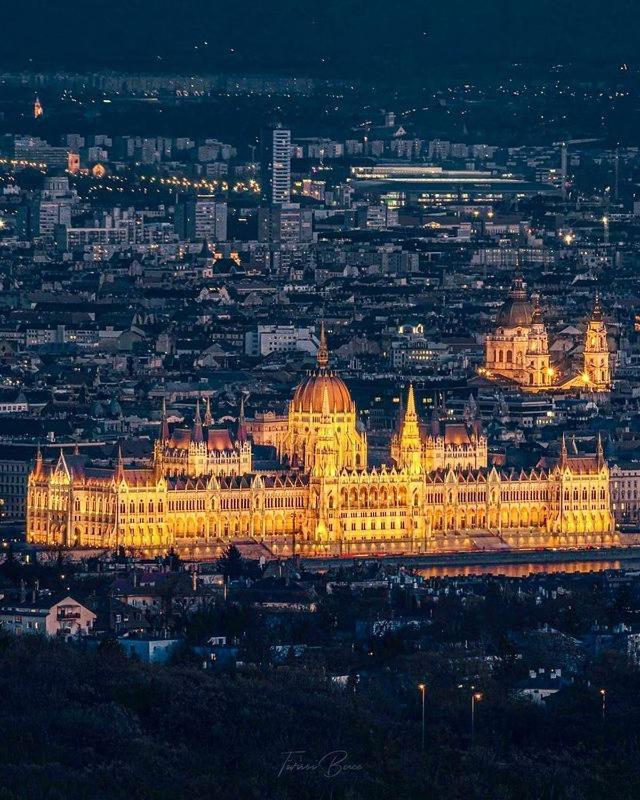 U Home Central Budapest Exteriör bild