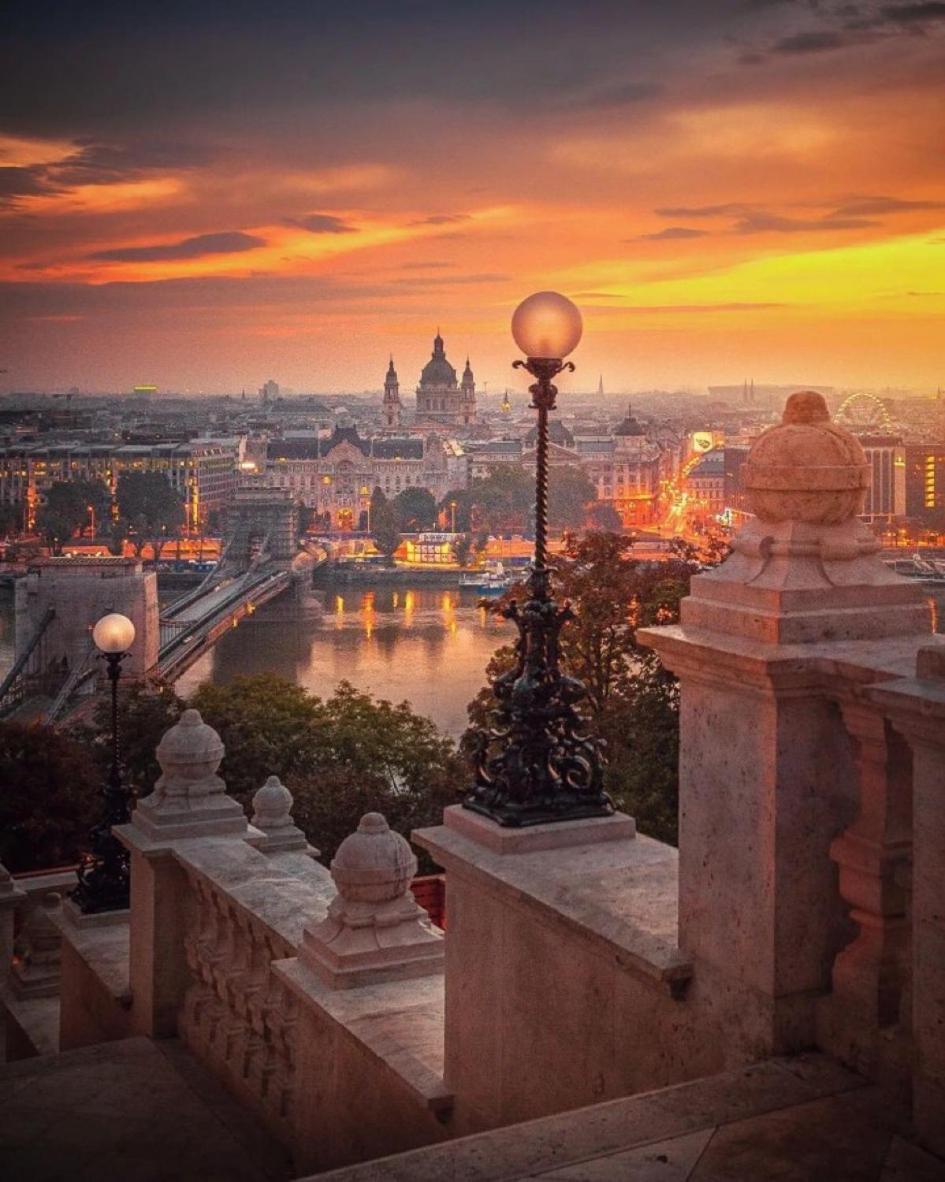 U Home Central Budapest Exteriör bild