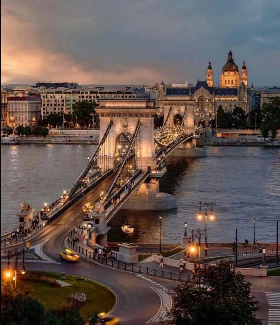 U Home Central Budapest Exteriör bild