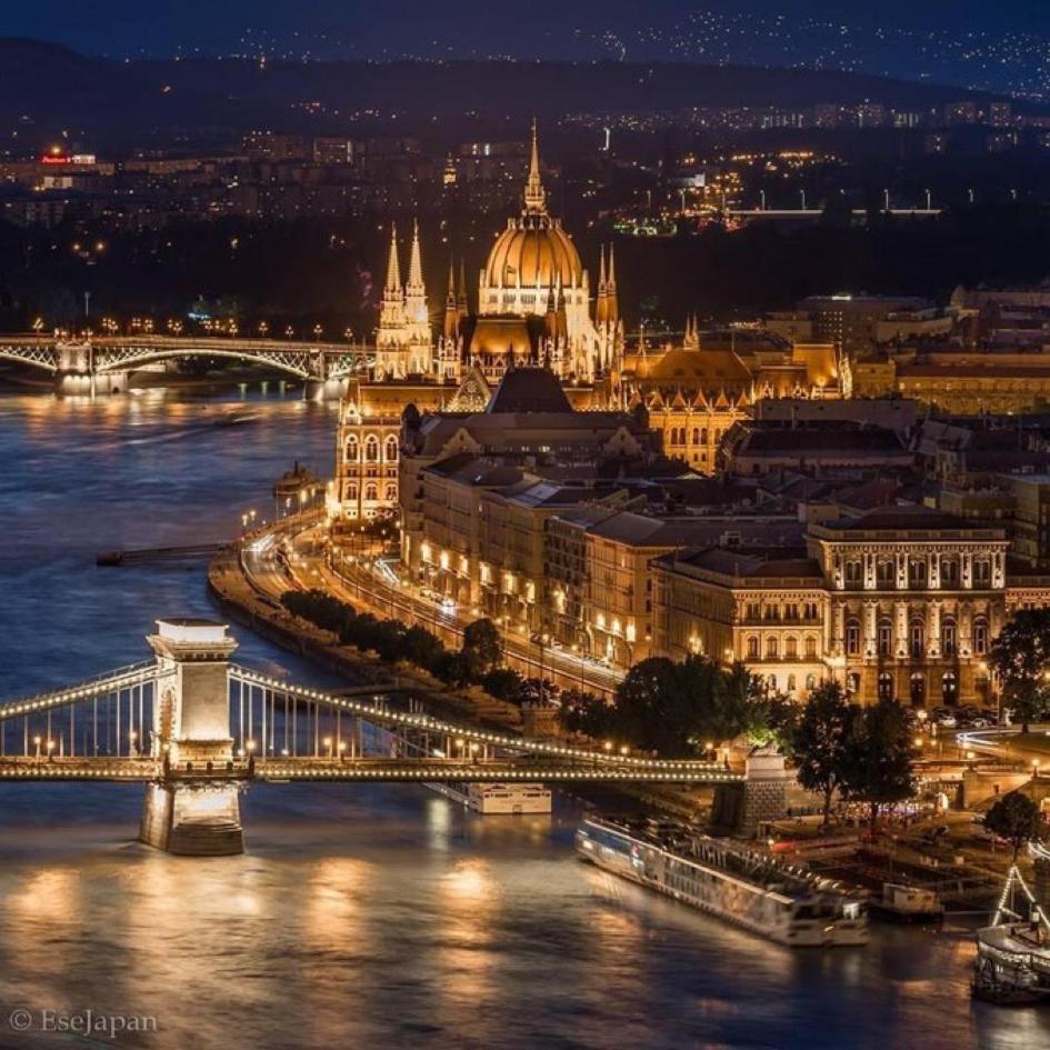 U Home Central Budapest Exteriör bild